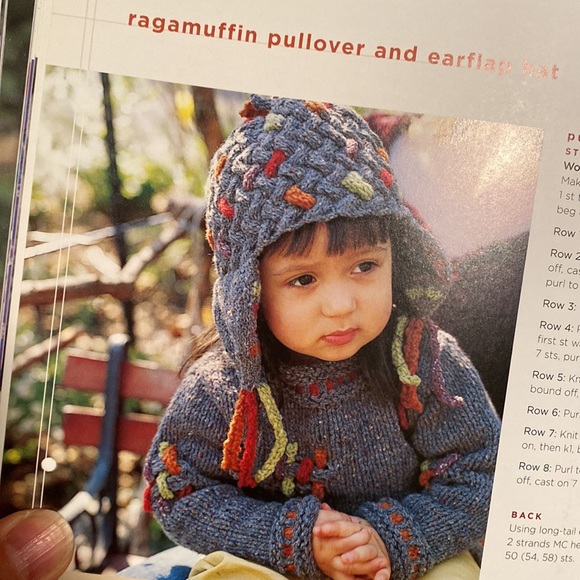 Loop-d-Loop Knitting Pattern Book - Picture 6 of 9